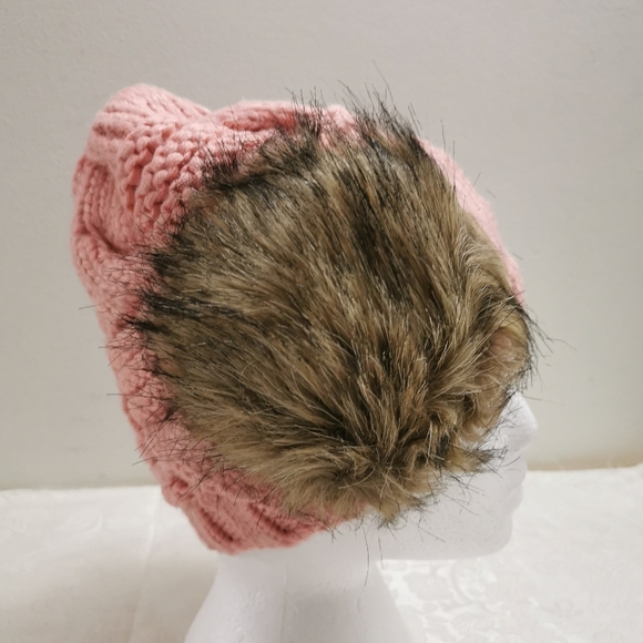 Women's Winter Beanie Hat - Picture 3 of 9